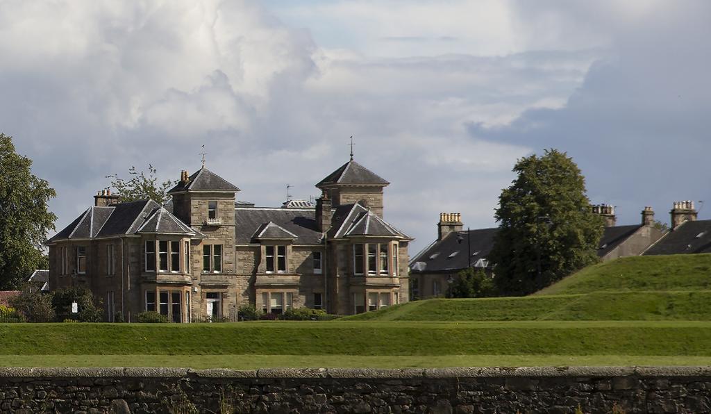 Royal Gardens Apartments Stirling Szoba fotó